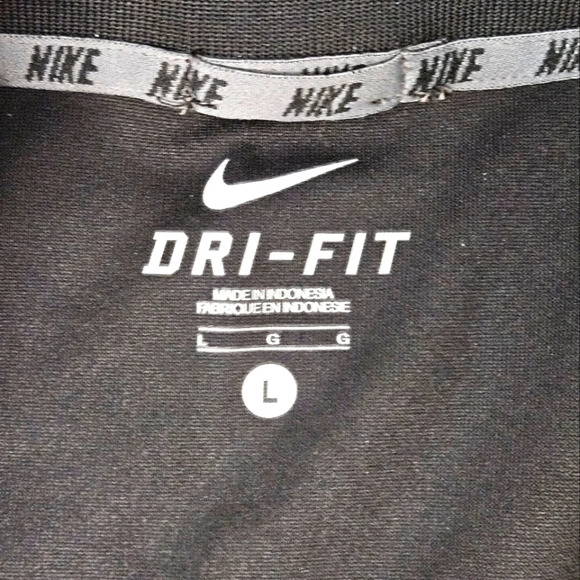 Nike Dri Fit Live Strong jacket - Picture 2 of 6